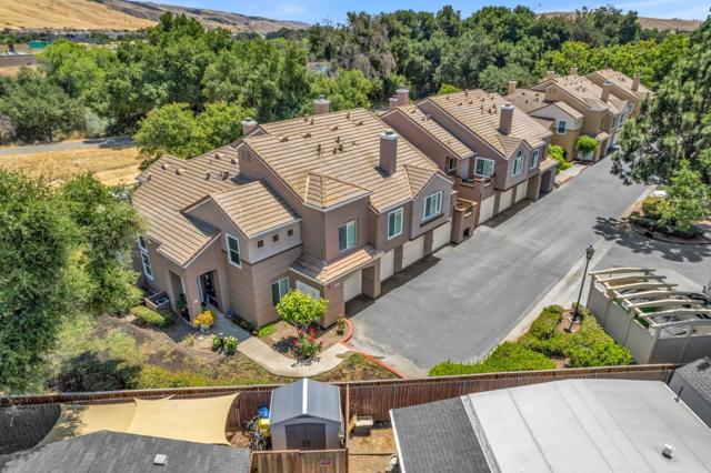 6901 Rodling Drive, San Jose CA: https://media.crmls.org/mediaz/9da31305-e2e7-40c0-a49c-49a3b779b677.jpg
