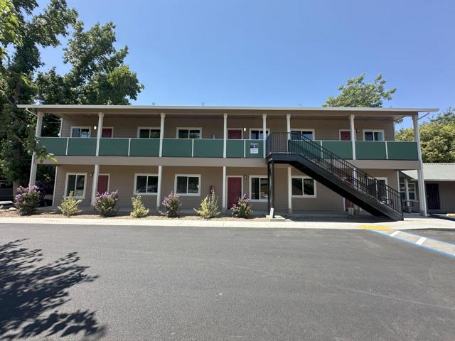728 W 1st Avenue, Chico CA: https://media.crmls.org/mediaz/9da4086b-6126-42de-b8d7-1b2bf77d81e8.jpg