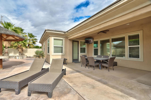 153 Merano Way, Palm Desert CA: https://media.crmls.org/mediaz/9da521bf-c162-4c14-b4a4-edb8e70acc3f.jpg