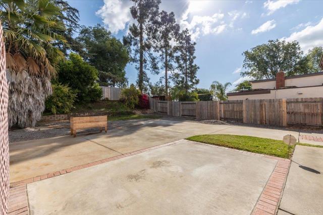 Detail Gallery Image 6 of 36 For 466 via Arboles, San Marcos,  CA 92069 - 3 Beds | 2 Baths