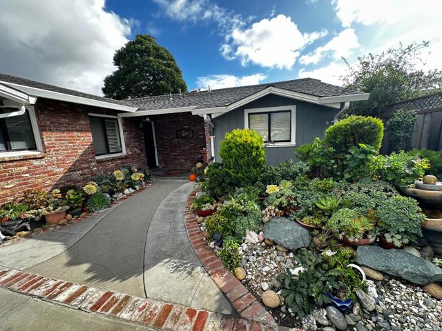 87 Beverly Drive, Watsonville CA: https://media.crmls.org/mediaz/9da611c4-2d9b-4201-853b-f80e02a8bb5d.jpg