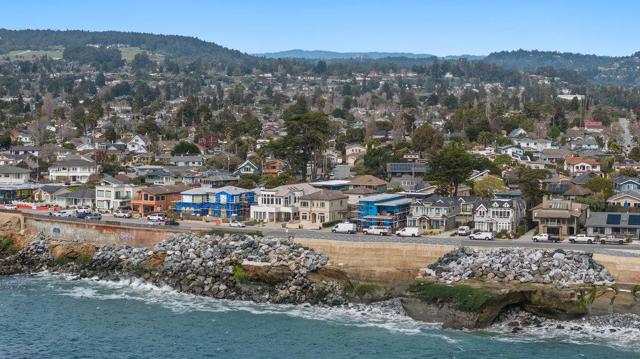 940 W Cliff Drive, Santa Cruz CA: https://media.crmls.org/mediaz/9da66592-e48f-4c47-9f37-3874ad52d861.jpg