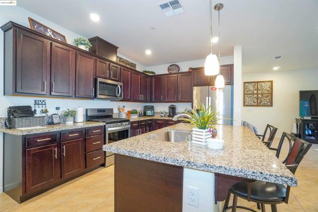 298 McClelland Way, Oakley CA: https://media.crmls.org/mediaz/9da66c18-a3f4-49d6-9543-834b880925a5.jpg