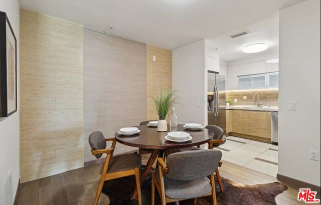 903 S New Hampshire Avenue, Los Angeles CA: https://media.crmls.org/mediaz/9da6897f-9f5c-45da-8076-1100a72d0f04.jpg