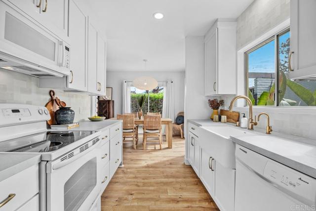 Detail Gallery Image 6 of 24 For 7021 Estrella De Mar Rd, Carlsbad,  CA 92009 - 2 Beds | 2 Baths