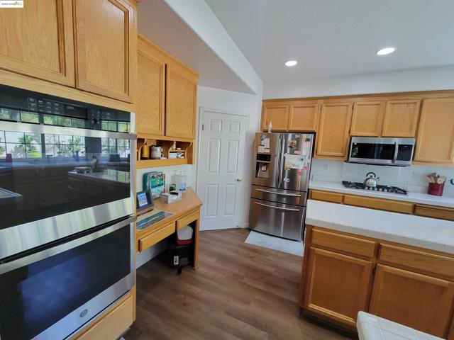 4729 Matterhorn Ct, Antioch CA: https://media.crmls.org/mediaz/9da7c36f-13c3-4c86-9d22-48560ea7c00c.jpg