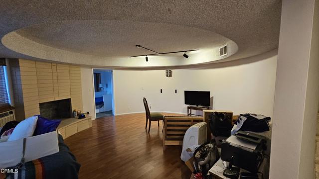 Detail Gallery Image 17 of 43 For 2786 Kennington Dr, Glendale,  CA 91206 - 4 Beds | 3 Baths