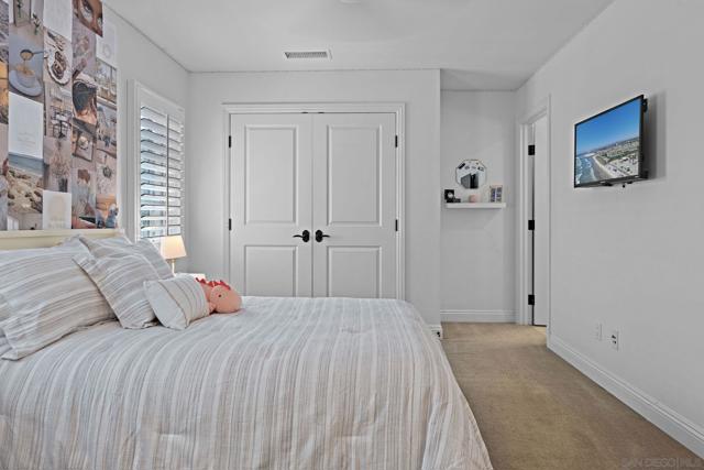 17216 Turf Club Dr, San Diego CA: https://media.crmls.org/mediaz/9da8a069-2794-4071-a5a6-f122c0caf8c7.jpg