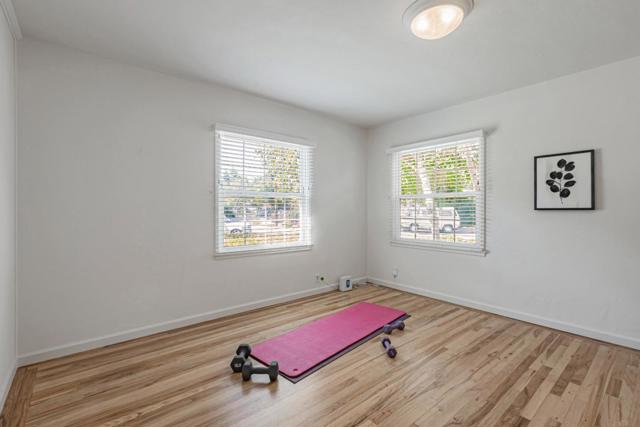 Image 19 of 37 For 1759 Heatherdale Avenue