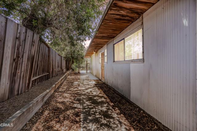 1412 Ellsworth Court, Thousand Oaks CA: https://media.crmls.org/mediaz/9da95bbc-81bf-4914-b66d-e6b8f8f22ca9.jpg
