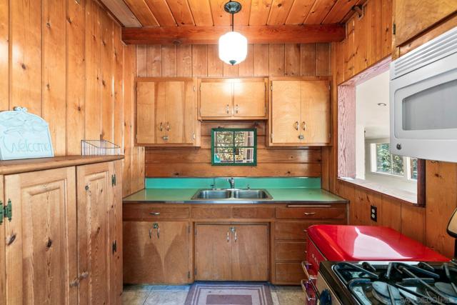 33613 Bailey Meadows Road, Palomar Mountain CA: https://media.crmls.org/mediaz/9da9b0a2-a023-451a-a3fa-6f70c4b9487f.jpg