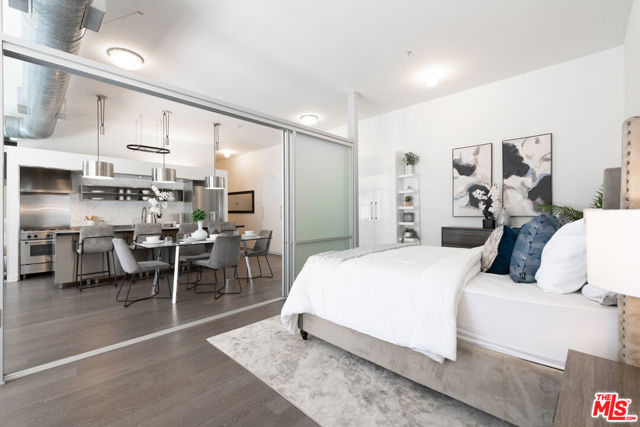 4080 Glencoe Avenue, Marina del Rey CA: https://media.crmls.org/mediaz/9daa0eec-9f8d-4025-adf6-cb9b385c2211.jpg