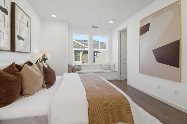 537 San Lorenzo Terrace, Sunnyvale CA: https://media.crmls.org/mediaz/9daa7241-7013-4044-b358-f372f2236a6e.jpg