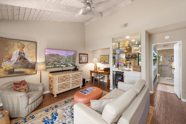 46510 Arapahoe Drive, Indian Wells CA: https://media.crmls.org/mediaz/9dab0bb6-8cce-4b54-8a23-295c973e3792.jpg
