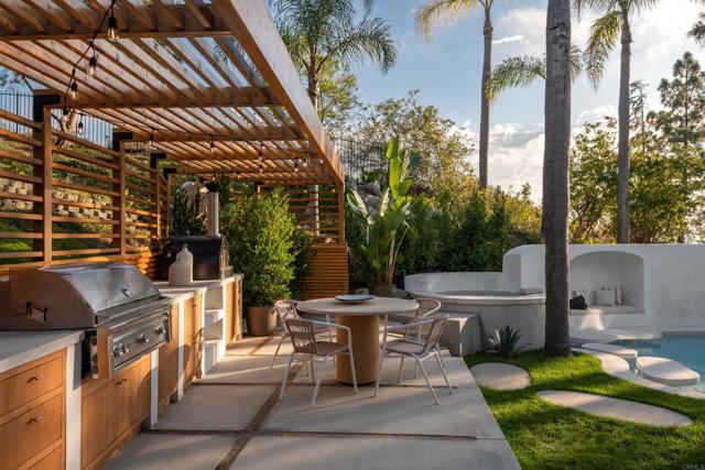 Detail Gallery Image 34 of 56 For 14847 Vista Del Oceano, Del Mar,  CA 92014 - 5 Beds | 4 Baths