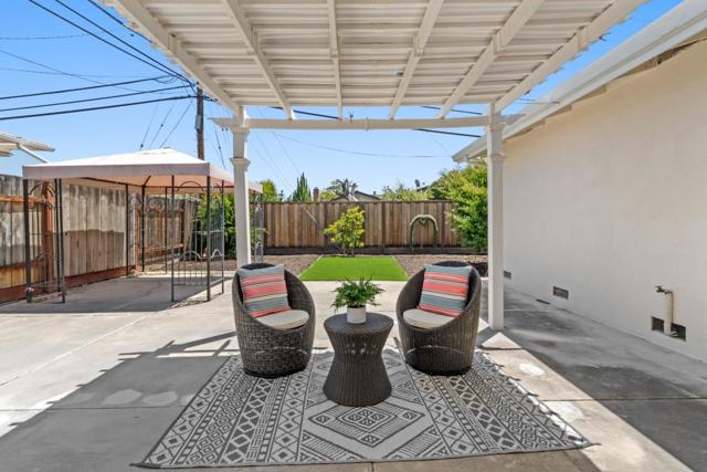 5806 Blossom Avenue, San Jose CA: https://media.crmls.org/mediaz/9dabbac6-32bb-4037-aed7-73f3a80790ca.jpg