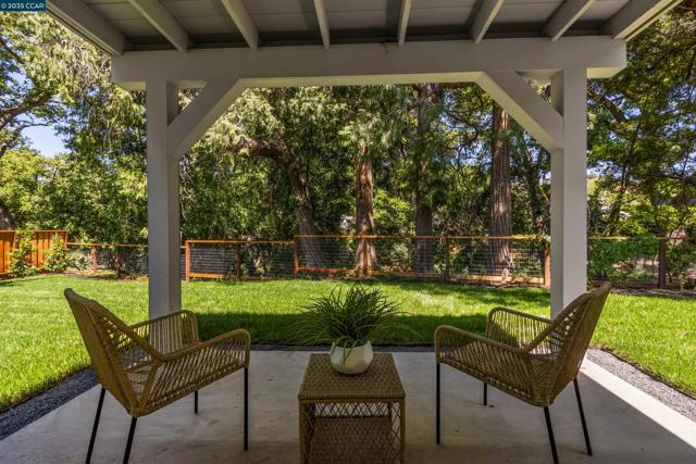 706 St Marys Rd, Lafayette CA: https://media.crmls.org/mediaz/9dabbe7b-8935-48a3-b1f6-1cd4317122ff.jpg