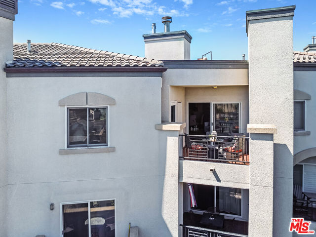200 Pacific Coast Highway, Huntington Beach CA: https://media.crmls.org/mediaz/9dabe404-b902-49a4-887a-581baec41288.jpg