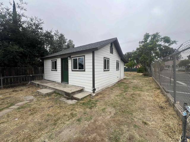 1021 D Street, Ramona CA: https://media.crmls.org/mediaz/9dac34bd-b677-4c2c-a044-1c929e29b9c2.jpg
