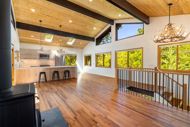24718 Fern Valley Road, Idyllwild CA: https://media.crmls.org/mediaz/9dacb43d-8333-415e-88c1-d9b8df431eb6.jpg