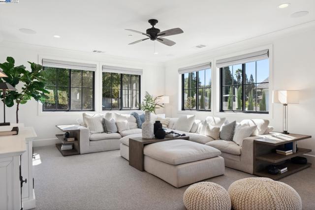 2621 Royal Oaks Dr, Alamo CA: https://media.crmls.org/mediaz/9dadf7e0-6aab-4dd8-b3d3-b8c337821732.jpg