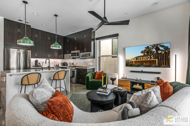 482 Paragon Loop, Palm Springs CA: https://media.crmls.org/mediaz/9dae5f80-4fb5-4a1d-866f-09543efadfa1.jpg