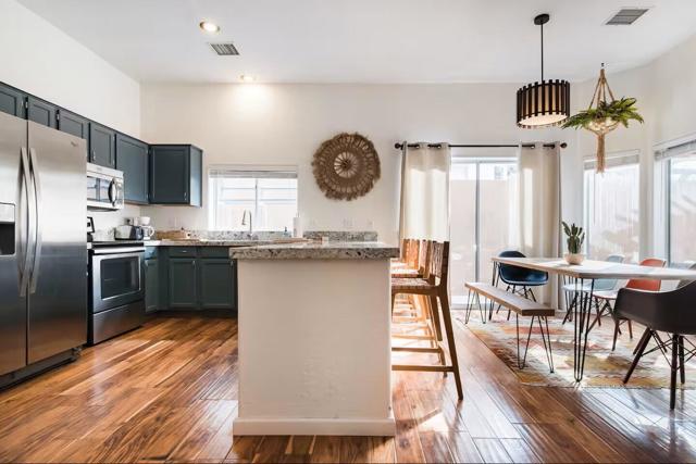 53180 Avenida Mendoza, La Quinta CA: https://media.crmls.org/mediaz/9dae6d9b-d91f-491e-b65a-dfe2a76b4564.jpg