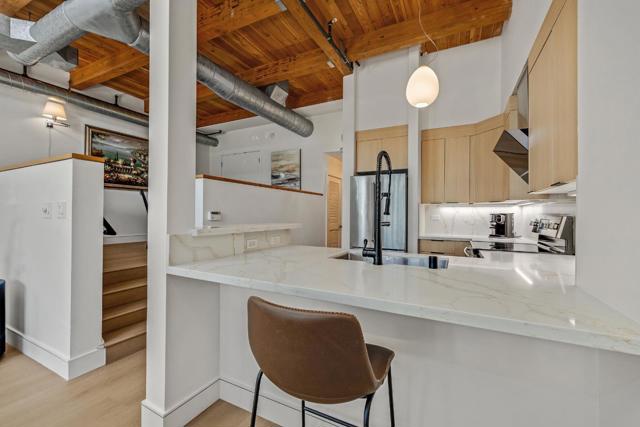 333 Santana Row, San Jose CA: https://media.crmls.org/mediaz/9daeb2ec-79c6-47b6-89bc-79056fe0cc52.jpg