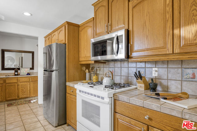 9610 Odessa Avenue, Northridge CA: https://media.crmls.org/mediaz/9daecef4-aca3-45c3-8c21-4ffb36b6e3ee.jpg