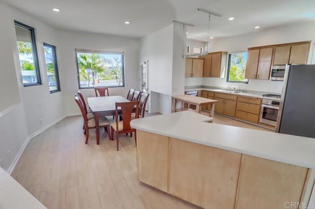 Detail Gallery Image 13 of 66 For 170 Jupiter St a,  Encinitas,  CA 92024 - 4 Beds | 3 Baths
