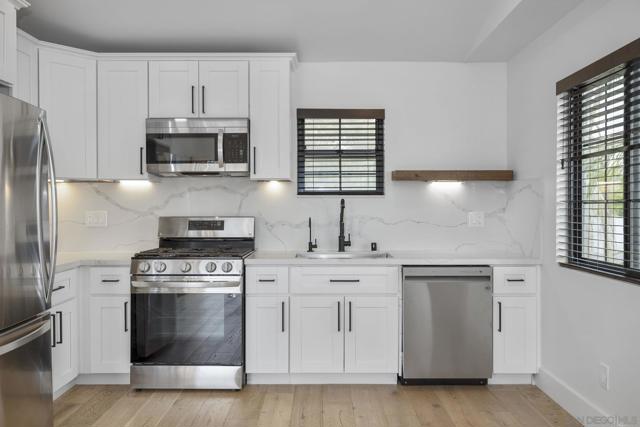 2146 Foster St, Oceanside CA: https://media.crmls.org/mediaz/9dafbd3b-1890-4c0b-9c09-d774d3cfcf75.jpg