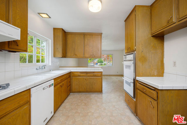 20763 Skouras Drive photo 8
