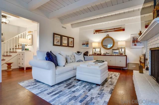 75 Corinthian Walk, Long Beach CA: https://media.crmls.org/mediaz/9db18b4d-c867-42ea-b689-6f7f6fb7a17f.jpg