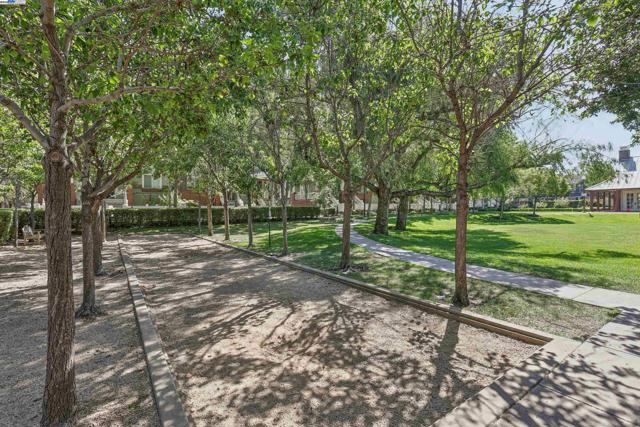 49199 Honeysuckle Ter, Fremont CA: https://media.crmls.org/mediaz/9db1a2f5-574a-4485-a913-e9e2adcb26cf.jpg