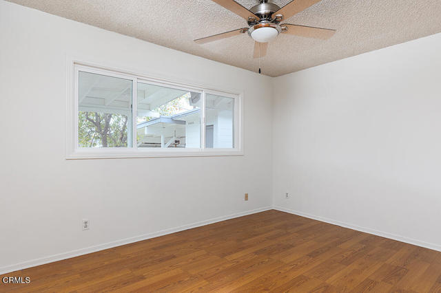Detail Gallery Image 17 of 27 For 9645 Woodley Ave, North Hills,  CA 91343 - 3 Beds | 2 Baths