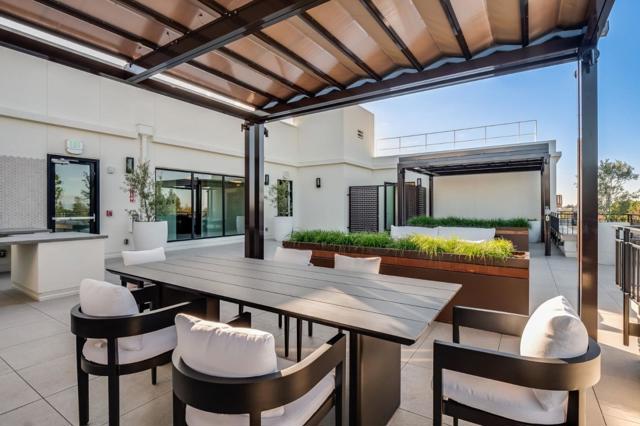 450 1st Street, Los Altos CA: https://media.crmls.org/mediaz/9db2c2b4-1271-44e1-919e-92c4b1744275.jpg