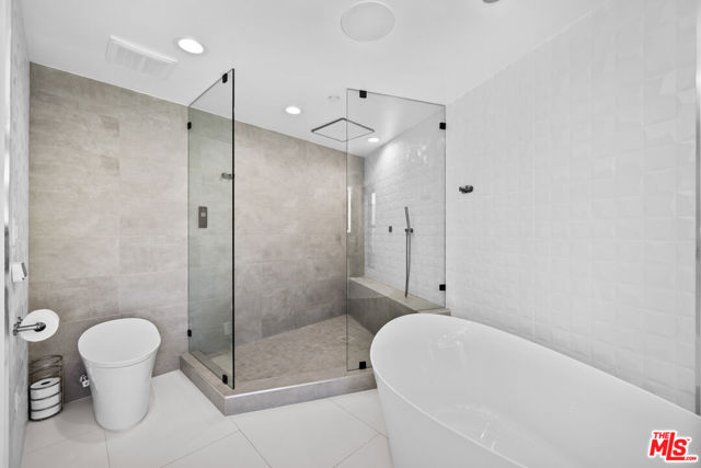 7141 Woodrow Wilson Drive, Los Angeles CA: https://media.crmls.org/mediaz/9db45280-94db-4996-b46c-ed5fb8ea2a74.jpg