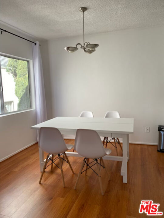 1921 Pelham Avenue, Los Angeles CA: https://media.crmls.org/mediaz/9db4cb0f-acf4-4393-a722-01d42a892ba6.jpg