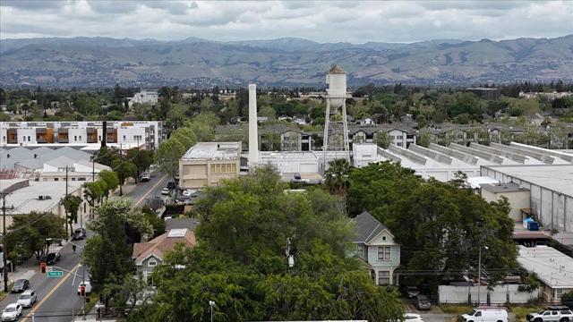 895 S 2nd Street, San Jose CA: https://media.crmls.org/mediaz/9db556a6-604d-4a66-af55-22db3478040f.jpg