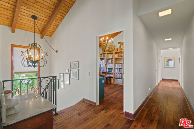 2303 Tuna Canyon Road, Topanga CA: https://media.crmls.org/mediaz/9db56d16-2ef8-4b45-a79f-53af7297852e.jpg