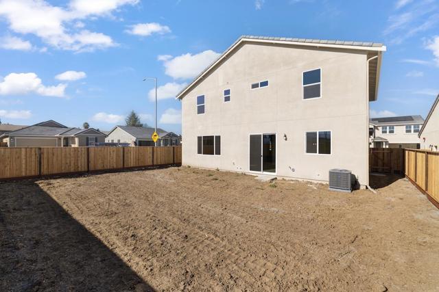 1861 Hydrangea Drive, Hollister CA: https://media.crmls.org/mediaz/9db5ad9b-3e07-4e82-9718-0b4b6c6b5346.jpg