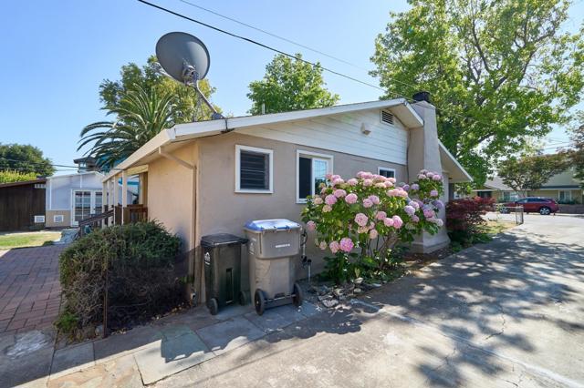 1310 Rosalia Avenue, San Jose CA: https://media.crmls.org/mediaz/9db5f6e3-5b8b-42e5-9827-02a6a636cb3e.jpg