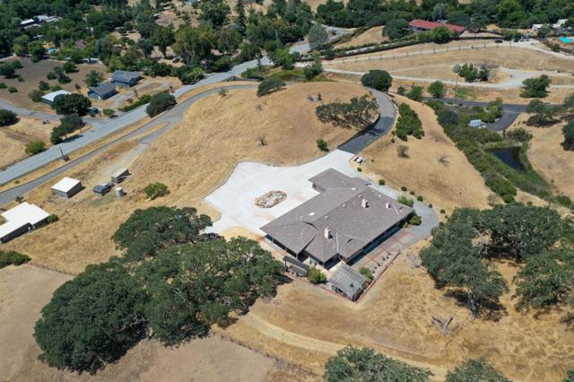 21050 Uvas Road, Morgan Hill CA: https://media.crmls.org/mediaz/9db7610f-14ec-460a-9a4c-96543acfdaef.jpg
