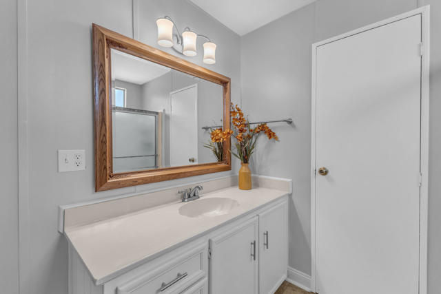 Image 18 of 58 For 74592 Nevada Circle
