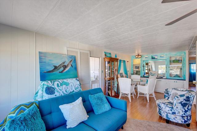 269 Quail Lane, Oceanside CA: https://media.crmls.org/mediaz/9db7d132-dc47-4a73-819e-0e809710084f.jpg