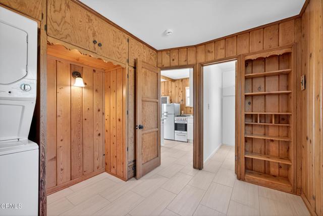 3025 Ocean Drive, Oxnard CA: https://media.crmls.org/mediaz/9db802ff-018e-4643-bd9a-957ce8bbdf6a.jpg