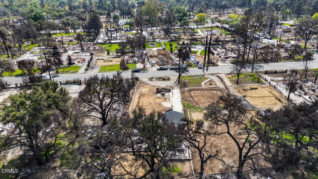 369 E Altadena Dr, Altadena CA: https://media.crmls.org/mediaz/9db8bd8f-39cb-4269-b221-021642a6ed0a.jpg