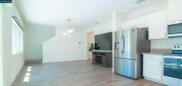 3805 Havengate Way, Sacramento CA: https://media.crmls.org/mediaz/9db8fe26-be21-4574-b61a-50dc1637dd98.jpg