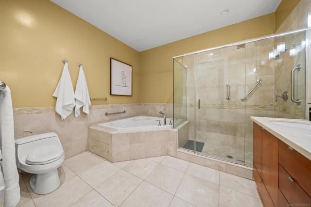 550 Front St, San Diego CA: https://media.crmls.org/mediaz/9db949b1-523c-4bb9-a622-6c4c07842d64.jpg