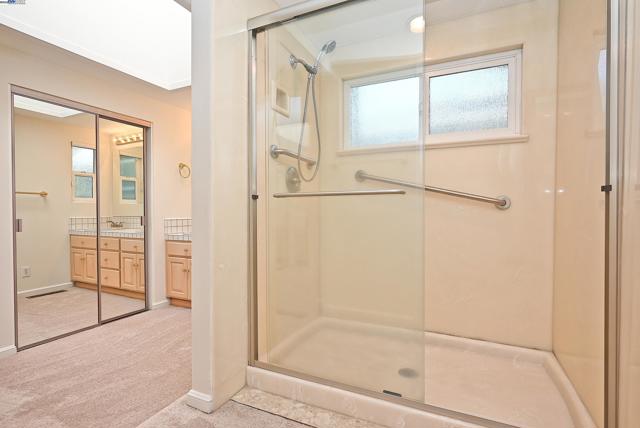 727 Paradise Valley Ct, Danville CA: https://media.crmls.org/mediaz/9db94bde-29b9-4d23-9132-94755b681549.jpg